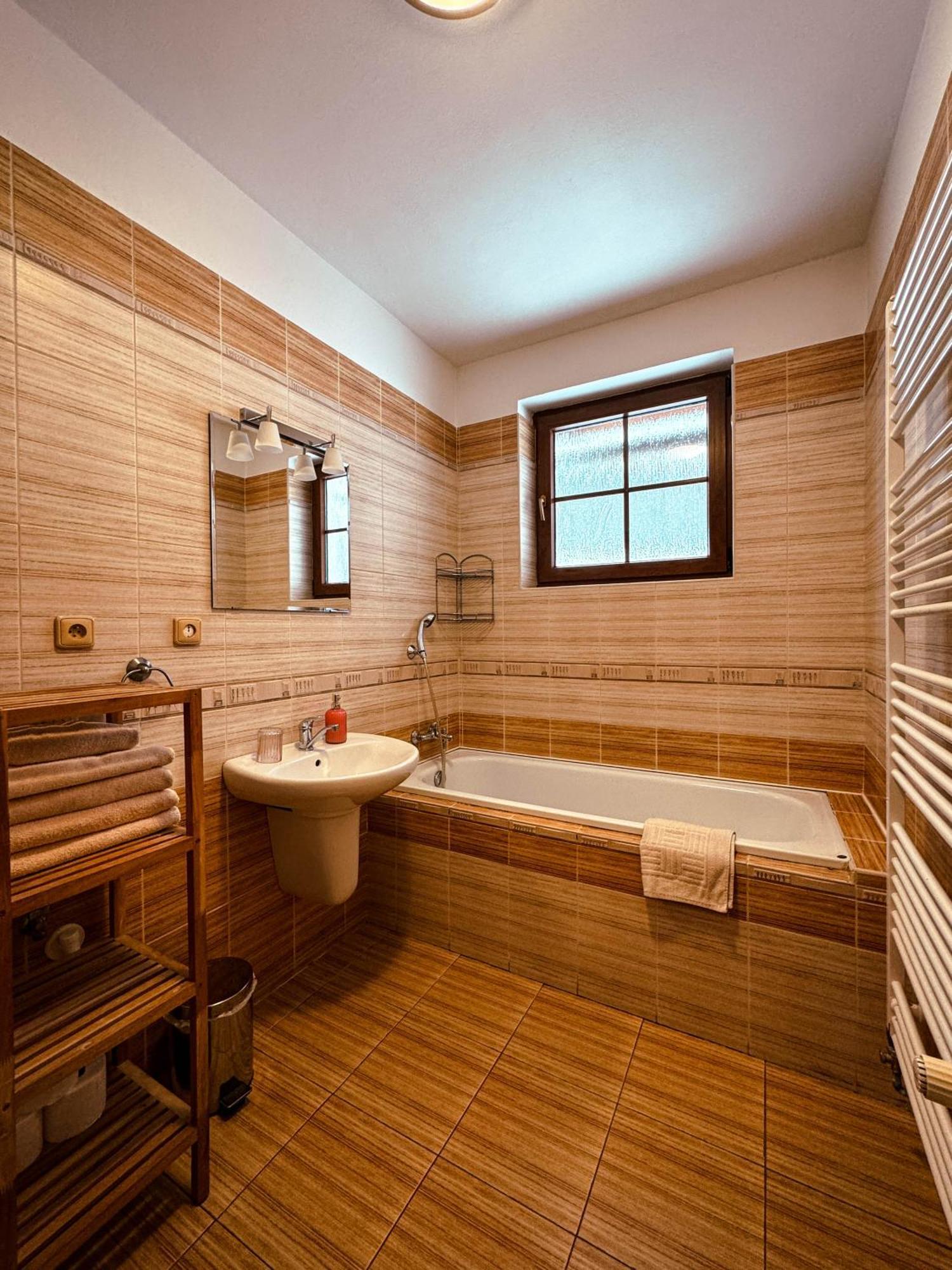 Apartmany Kolb Ramzova ออสตรูชนา ภายนอก รูปภาพ